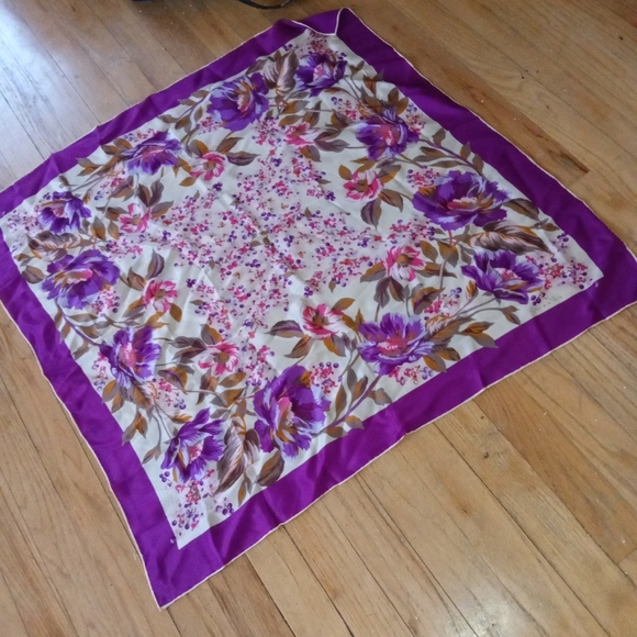 Authentic Oscar de la Renta scarf - Picture 4 of 4